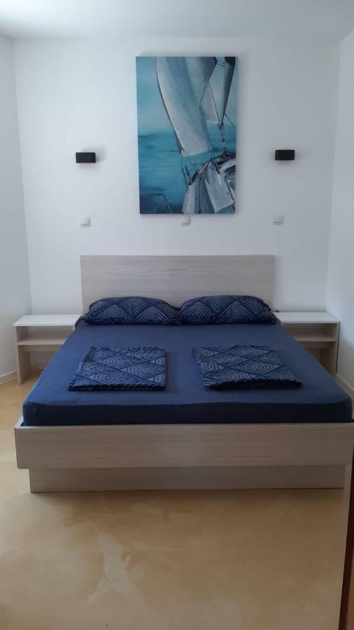 Apartment Mare - Pag Паг Екстериор снимка